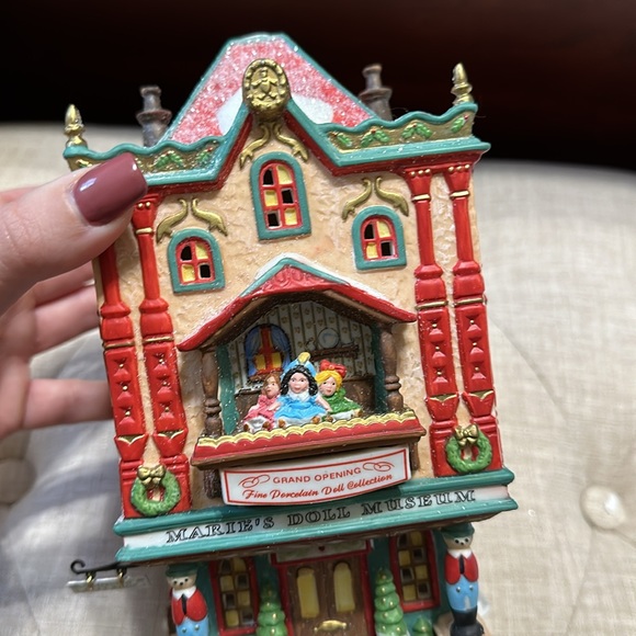 Department 56 Maries Doll House - Picture 8 of 13